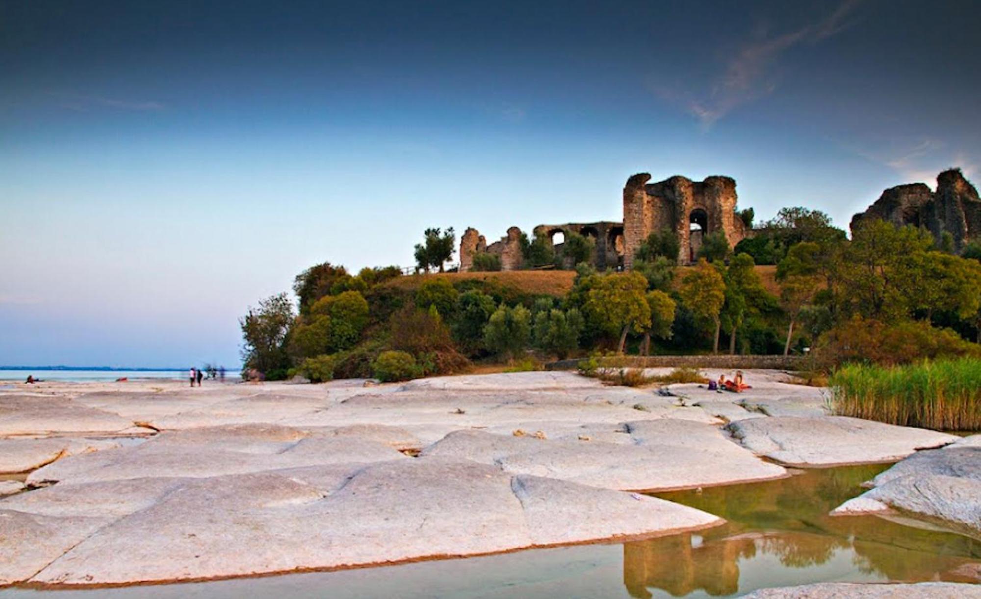 The Riva Apartment Sirmione Exterior photo