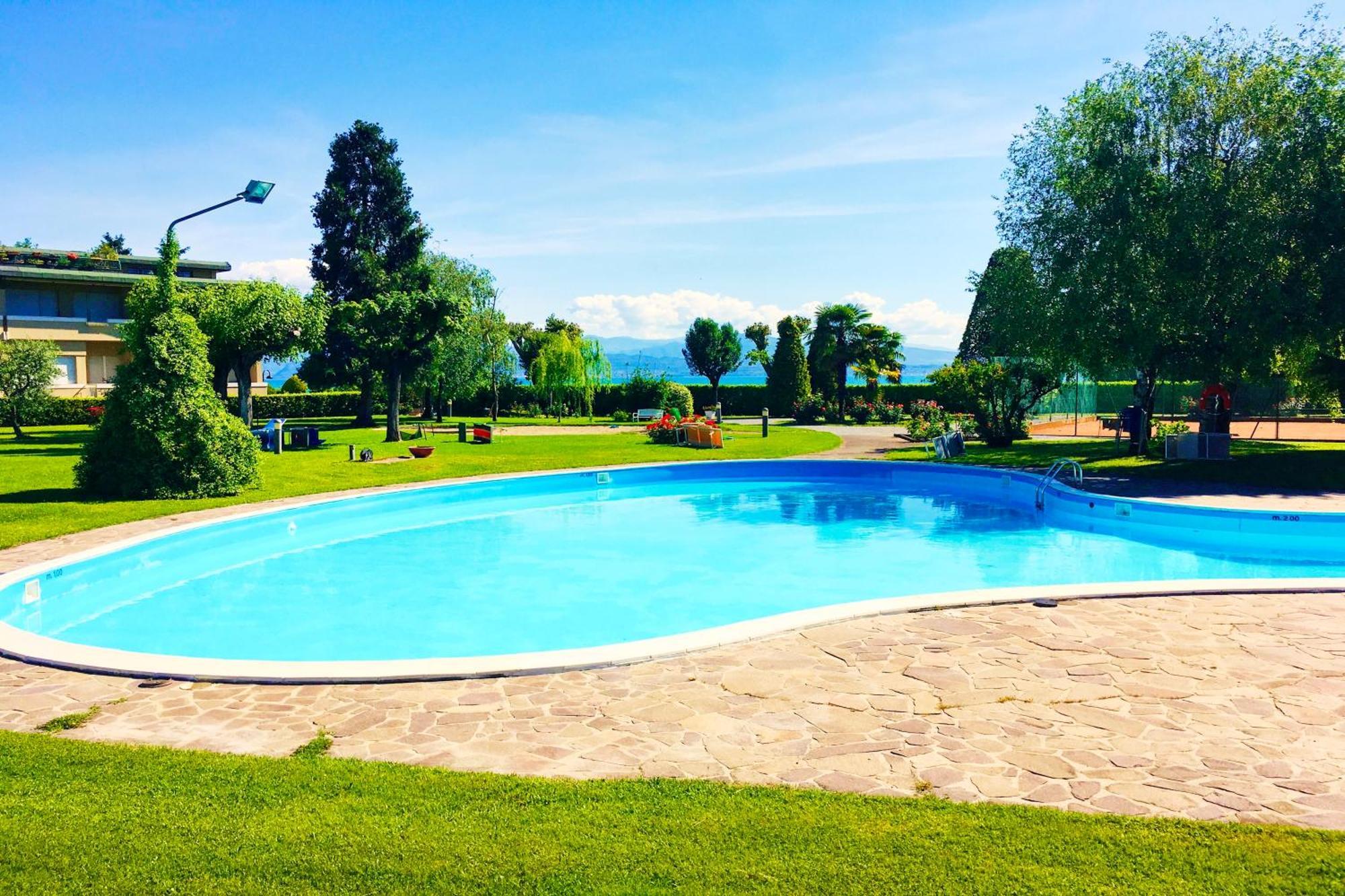 The Riva Apartment Sirmione Exterior photo